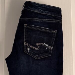 Dark Wash Women’s Silver Jeans with Contrast Stitching